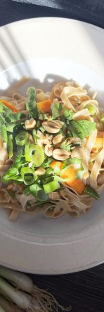 Pad Thai: Gebratene Reisnudeln mit Geschnetzeltem